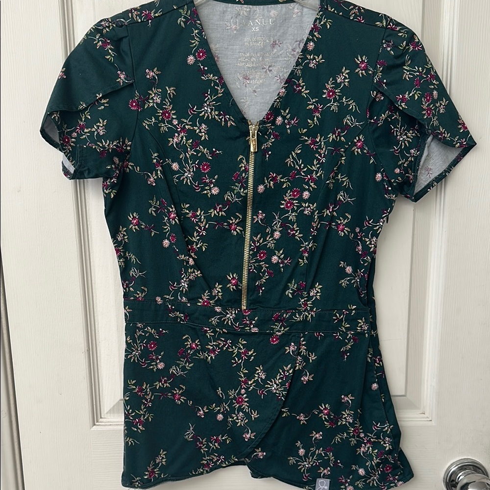 Jaanuu Scrubs Top